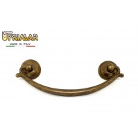 MANIGLIA PER MOBILI ANTICHI CLASSICI Inter. mm.96 OTTONE PATINATO ditta BESANA